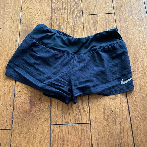 Woman’s athletic shorts - Picture 1 of 2